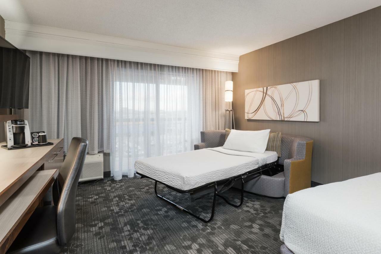 Courtyard By Marriott Toronto Vaughan Exterior foto